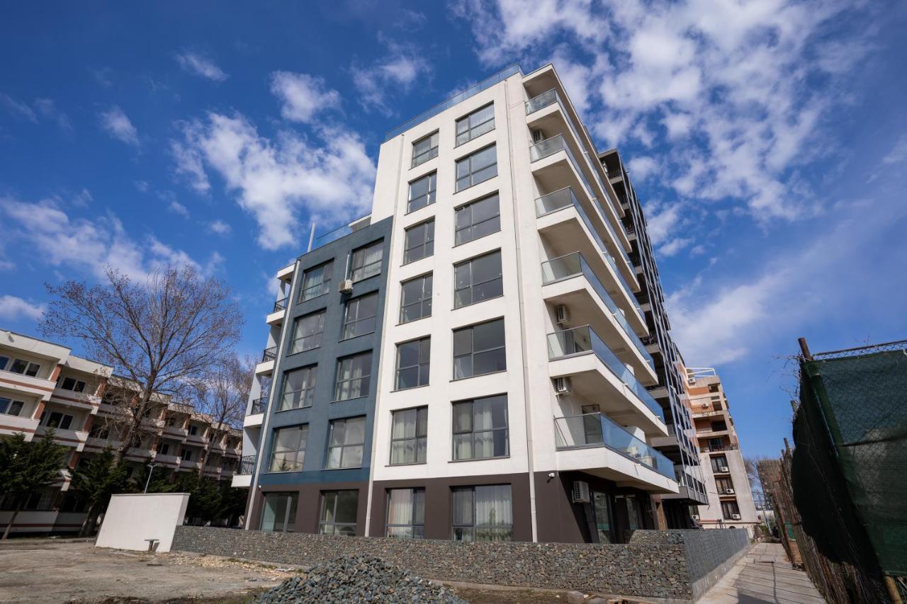 Velier Holiday Apartments Мамая Екстериор снимка