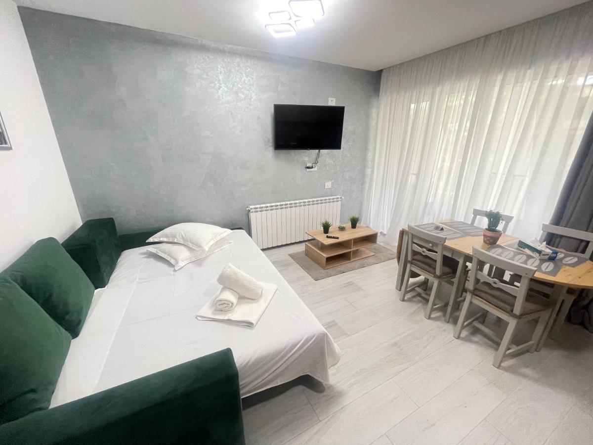 Velier Holiday Apartments Мамая Екстериор снимка