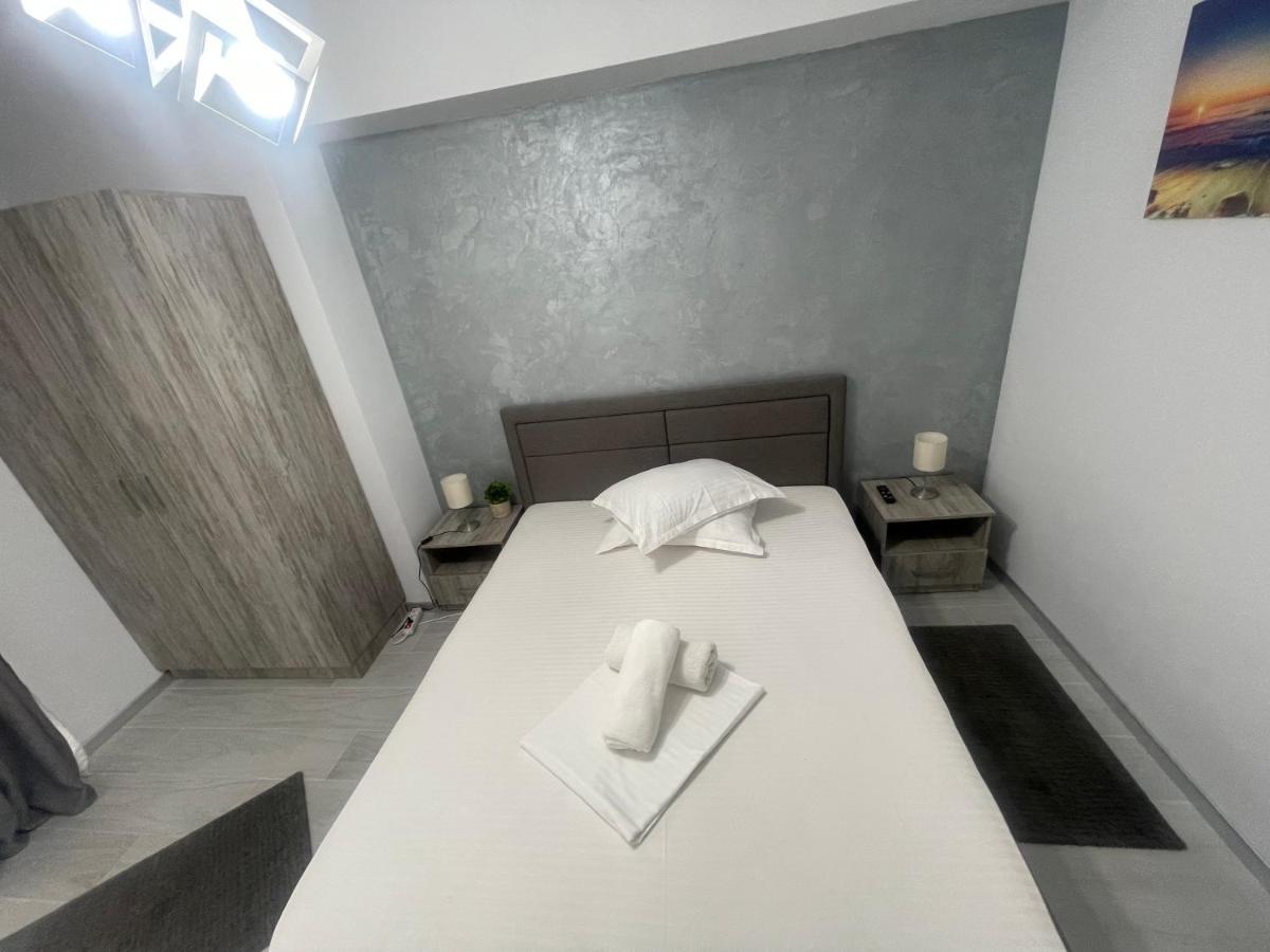 Velier Holiday Apartments Мамая Екстериор снимка