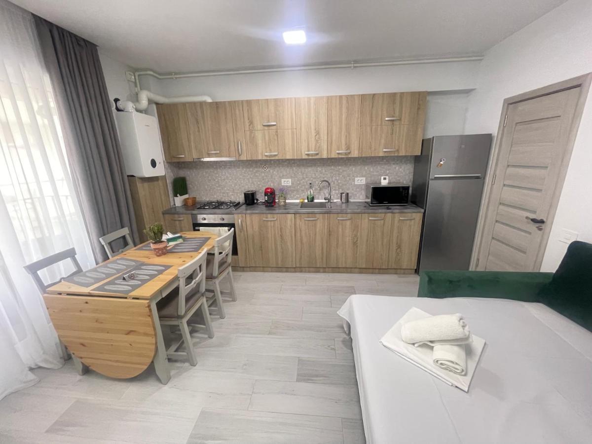 Velier Holiday Apartments Мамая Екстериор снимка